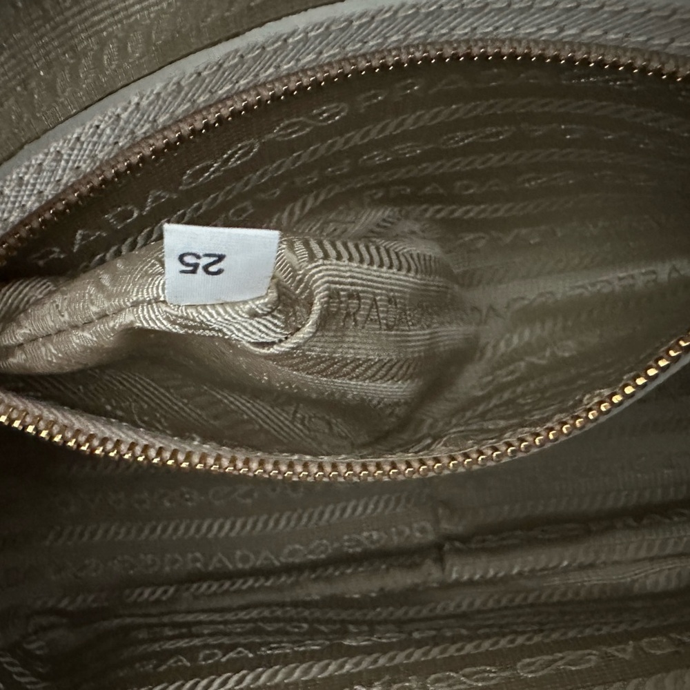 Prada camera bag - Picture 9 of 14